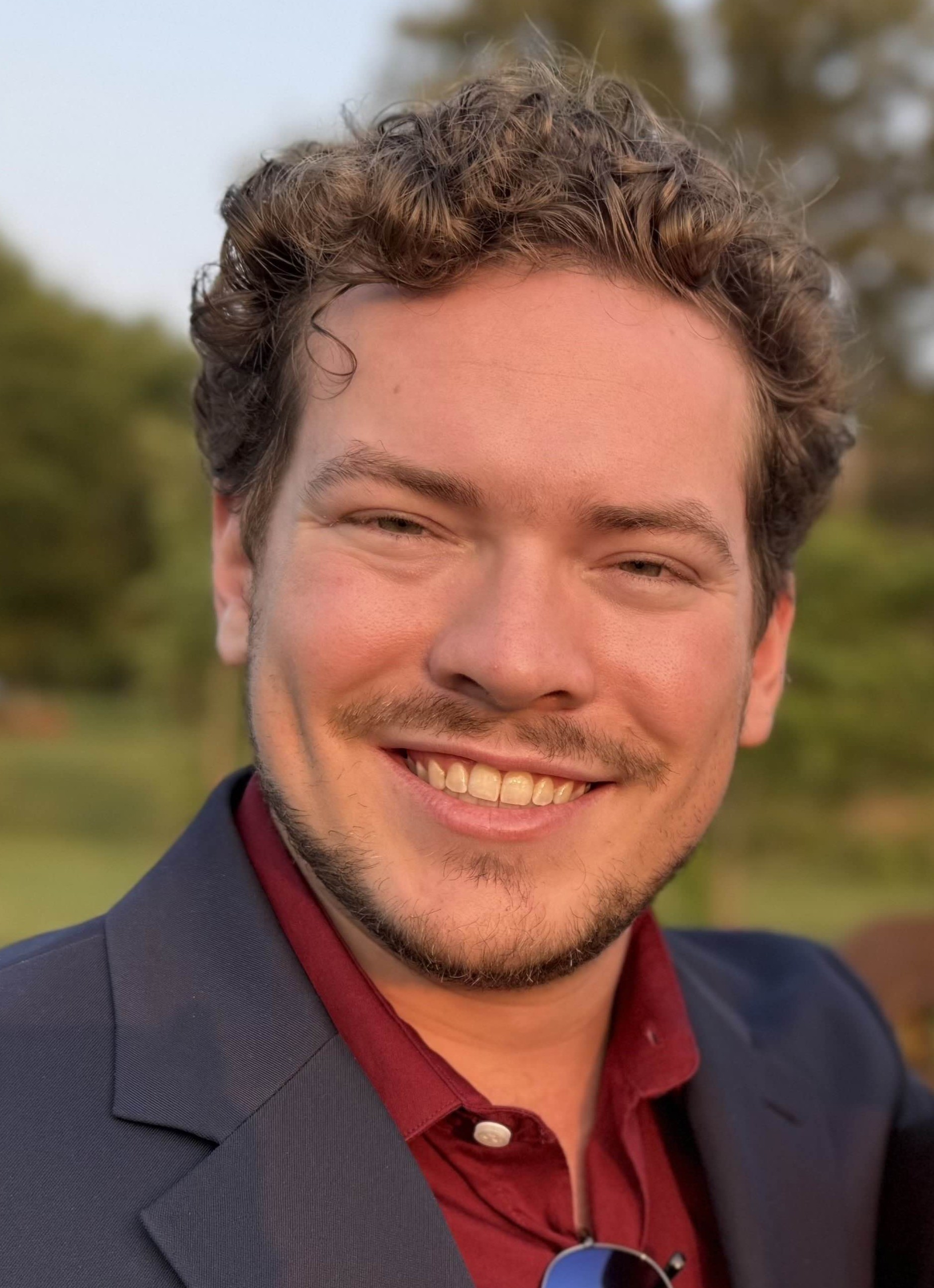 Thomas Robertson Headshot